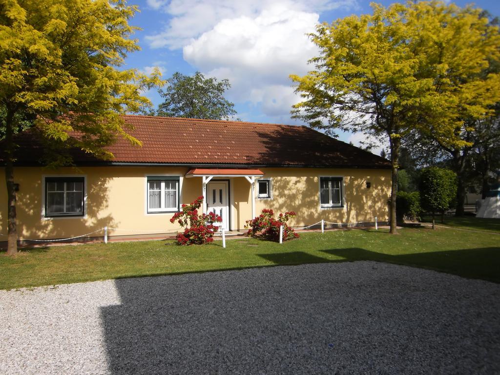 Ferienanlage Seehof Krumpendorf Exterior photo