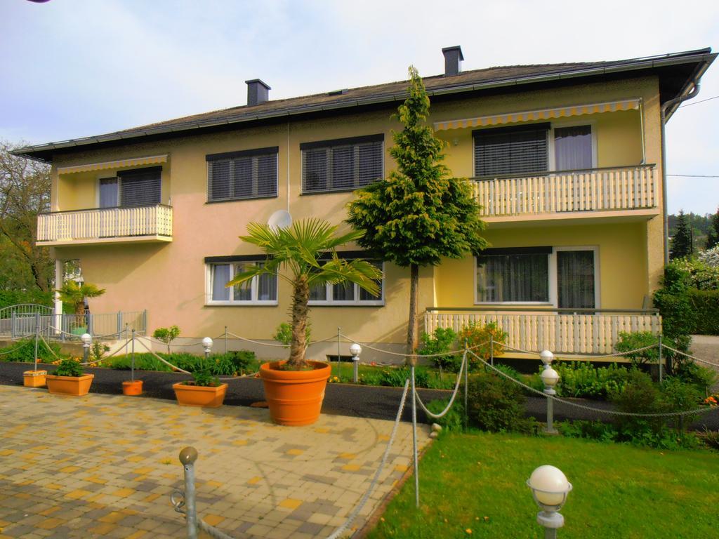 Ferienanlage Seehof Krumpendorf Exterior photo